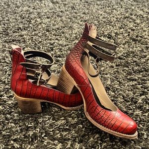 Freebird Randi Red Croco